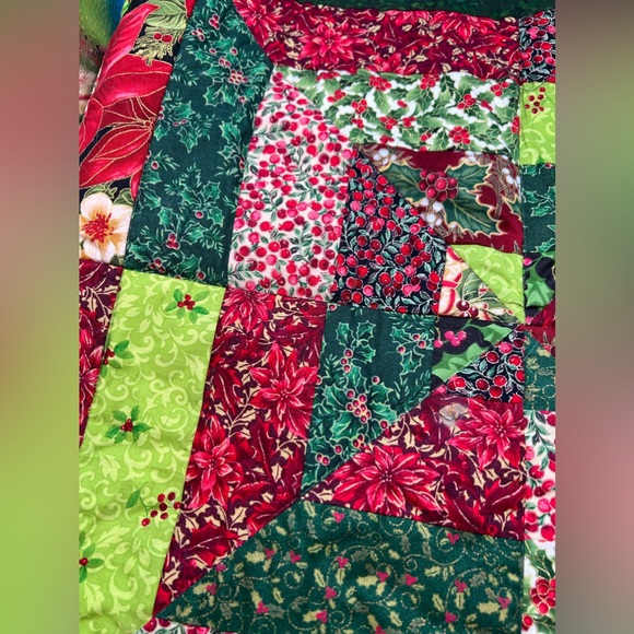 Quilted Christmas Cats Holly Berry Table Runner/Bed Topper Holidays Home Decor - Picture 8 of 13